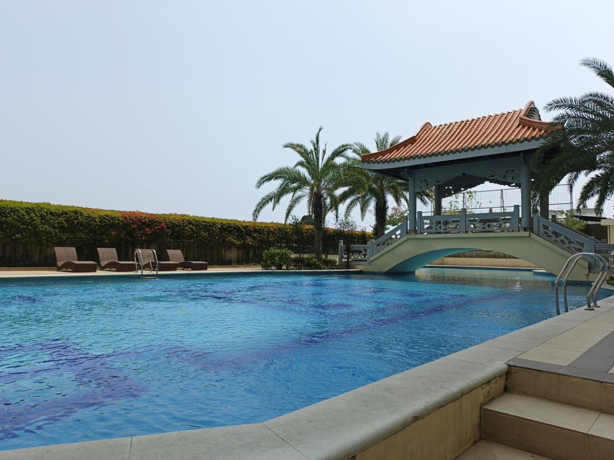 2Br Lucky Tower Residence Jakarta Old Town Top Floor Condo Eksteriør billede
