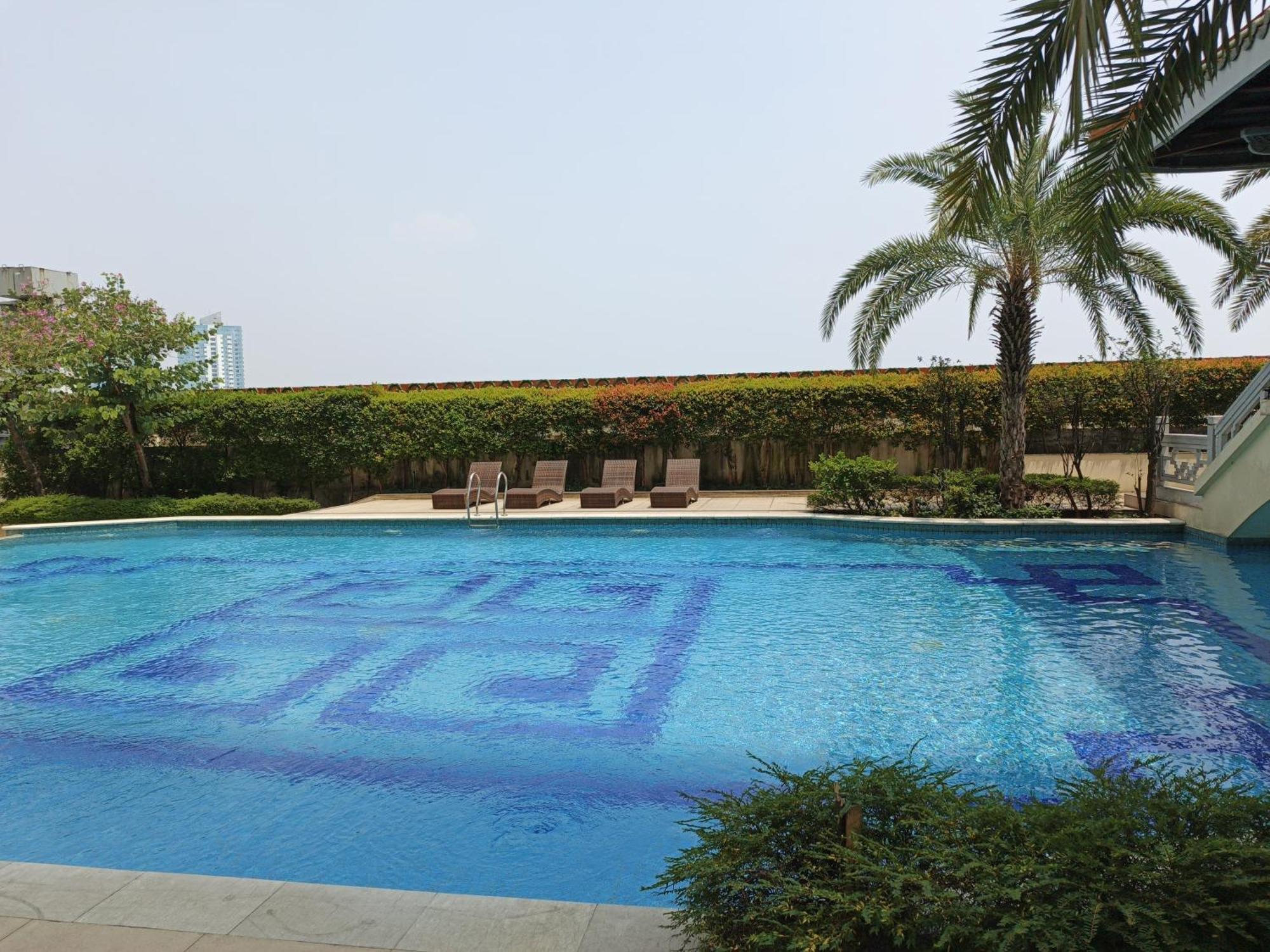 2Br Lucky Tower Residence Jakarta Old Town Top Floor Condo Eksteriør billede
