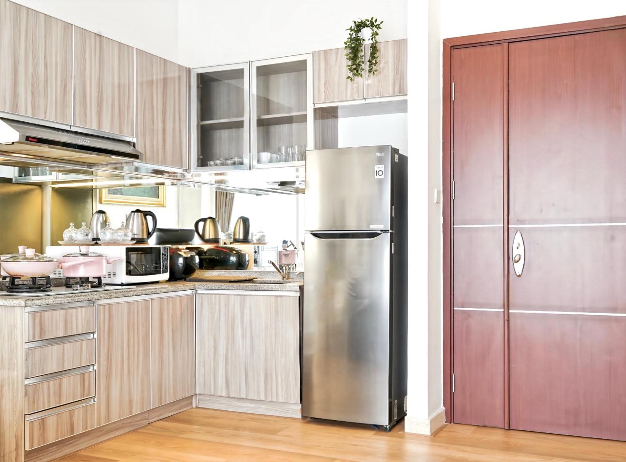 2Br Lucky Tower Residence Jakarta Old Town Top Floor Condo Eksteriør billede