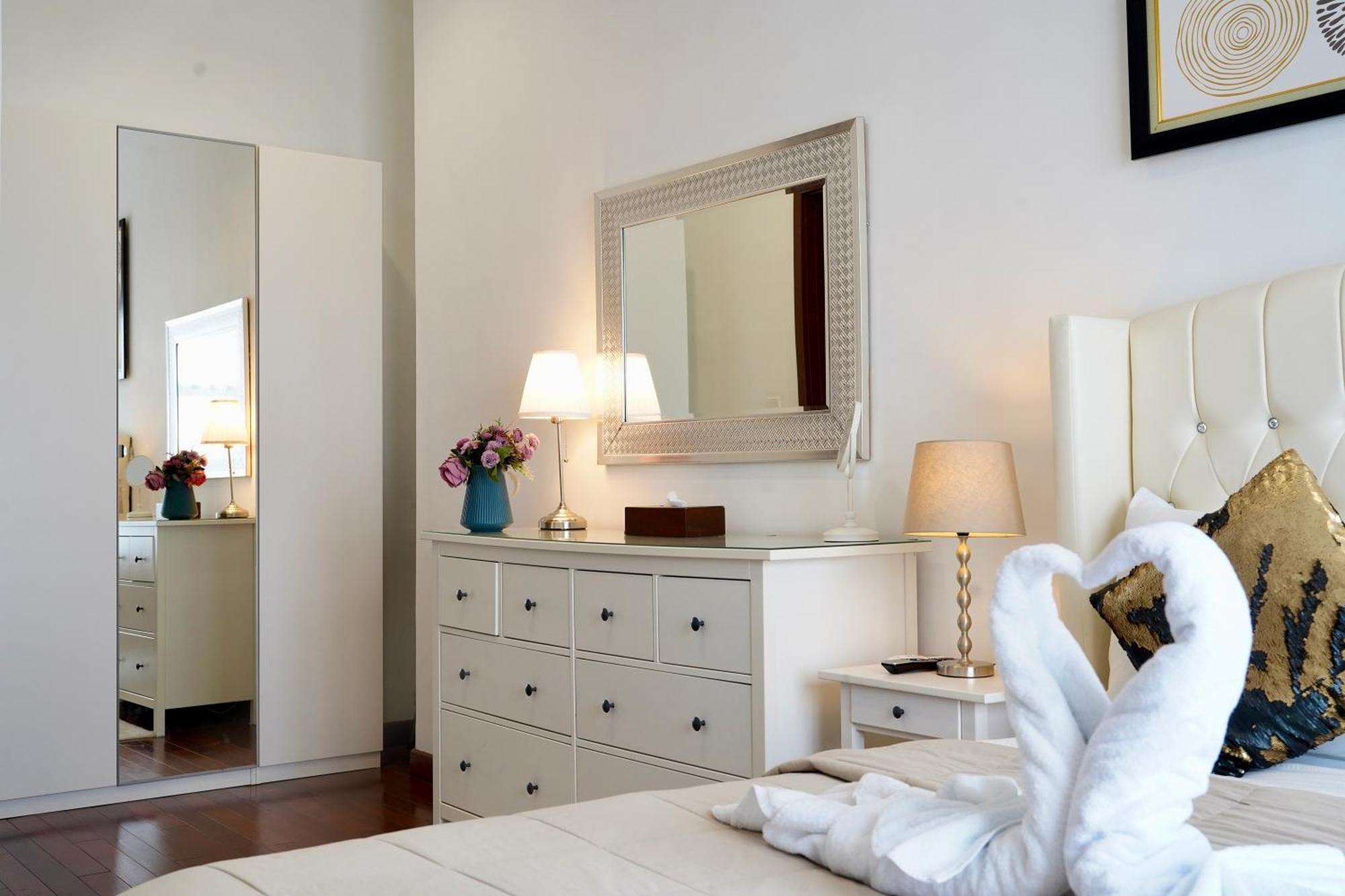 2Br Lucky Tower Residence Jakarta Old Town Top Floor Condo Eksteriør billede