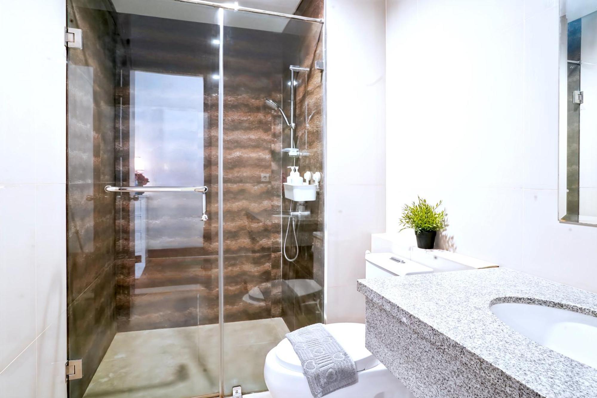 2Br Lucky Tower Residence Jakarta Old Town Top Floor Condo Eksteriør billede